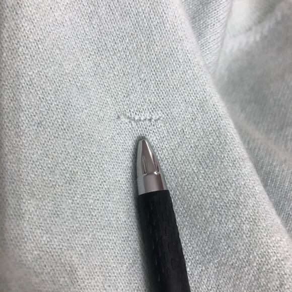 Vince Weekend V-neck Cashmere Sweater Medium EUC - Picture 9 of 10